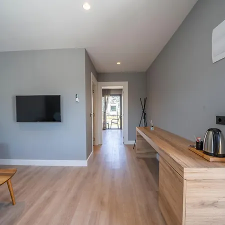 アパートホテル Guendogan 2